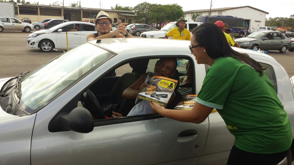 Foto-1-Blitz-educativa-na-saída-do-Ferry-Boat-1024x576